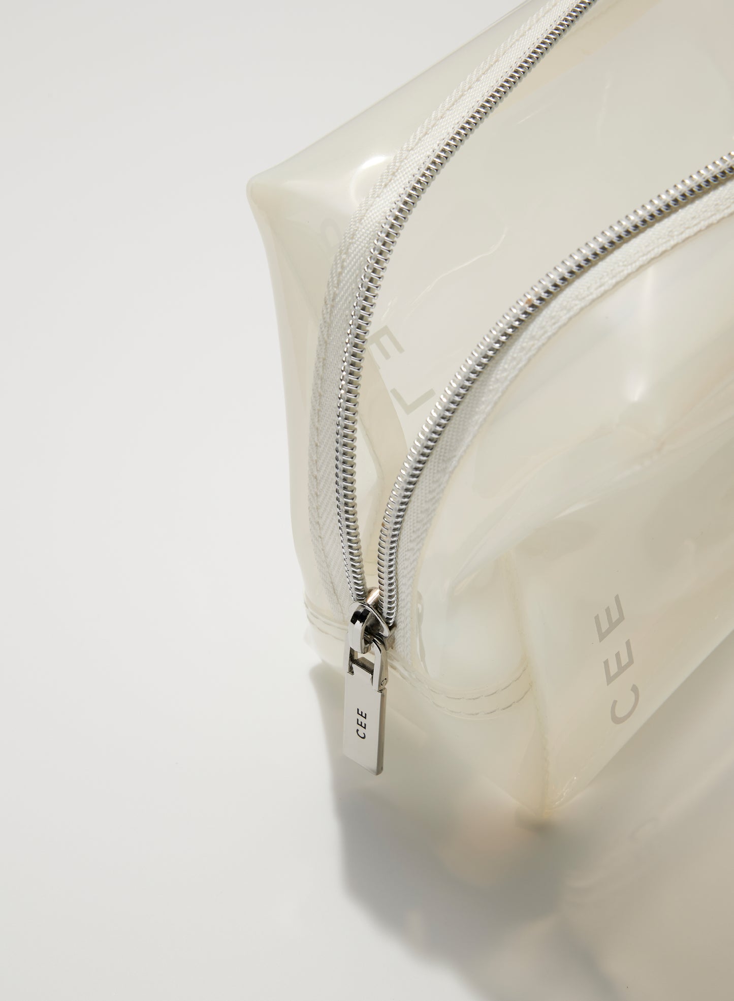 MILKY SMALL COSMETIC CASE